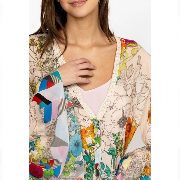 JOHNNY WAS Sequence Georgina Kimono Style Vibrant Floral Blouse NWT Size Medium - Picture 2 of 13